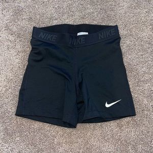 LIKE NEW Nike Pro Women's 5" Shorts - Size S